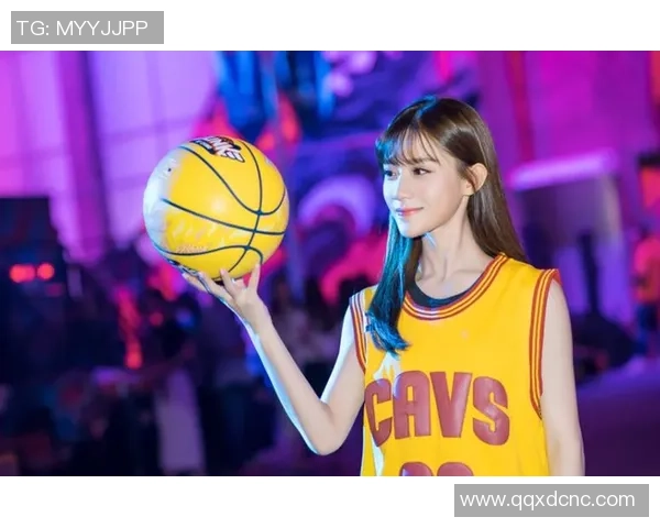 足球明星与女生短袖的时尚碰撞展现青春活力与运动魅力